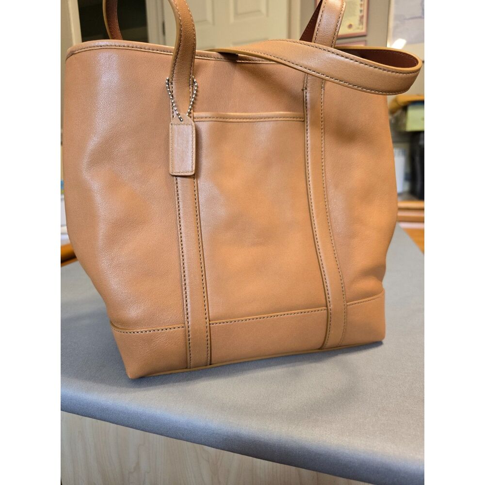 Vintage Coach Hampton Tote #5187 Leather Tote Bag - Picture 8 of 16
